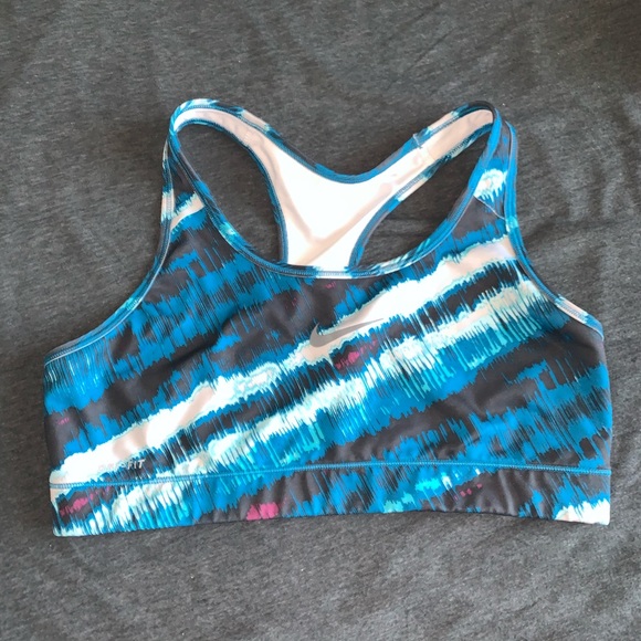Nike large sports bras - Picture 6 of 7